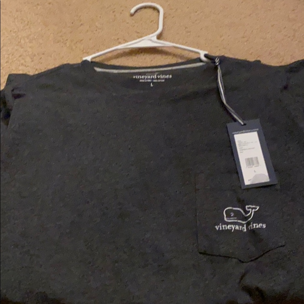 Vineyard vines tee